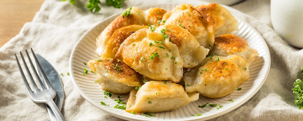 Wareniki / Piroggen mit Kartoffel-Zwiebel-Füllung • Vegan Taste Week